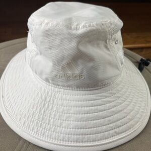 Adidas White Aeroready Lightweight Bucket Hat | Ventilated | Adjustable